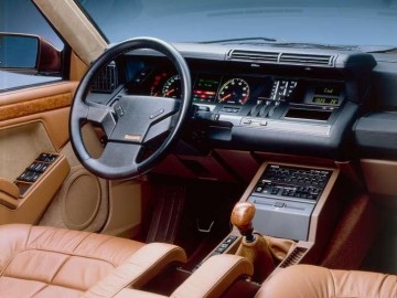 35 lat Renault 25
